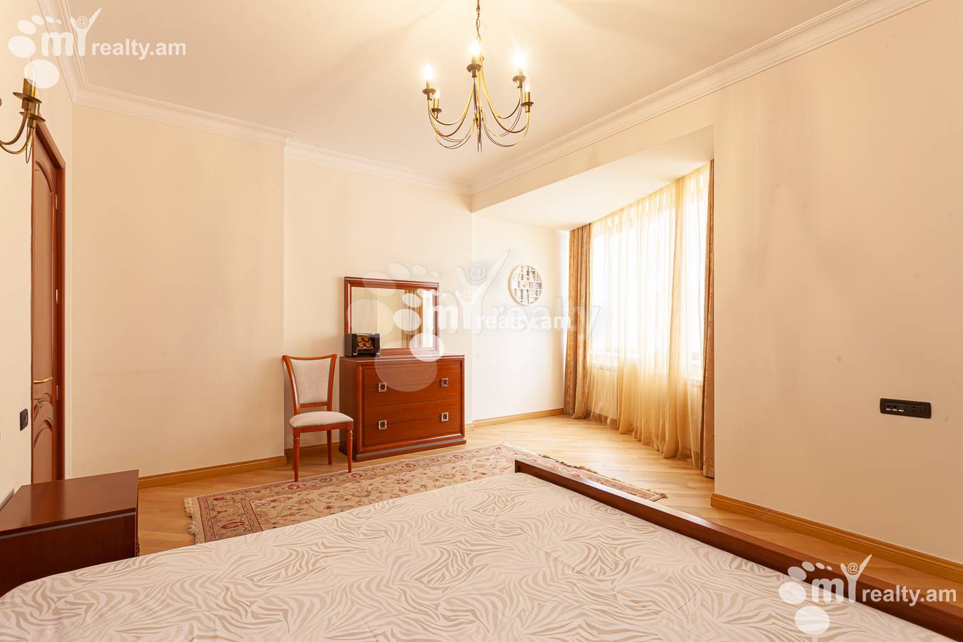4 bedroom apartment for rent Teryan St, Center Yerevan, 156948