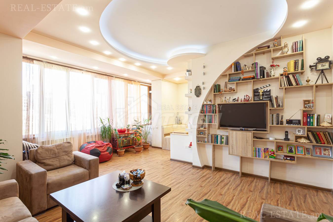 3 bedroom apartment for sale Ler. Kamsar St, Center Yerevan, 139181