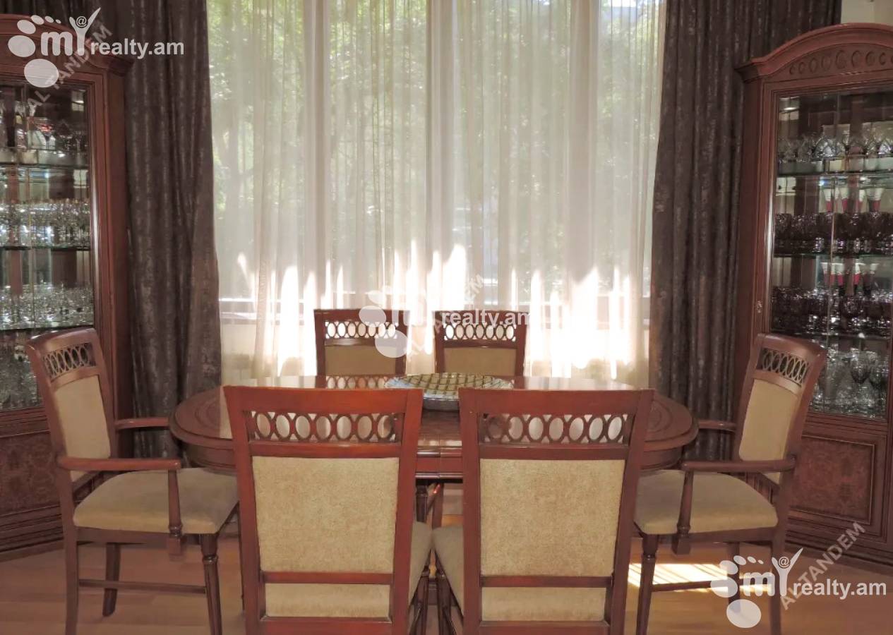 Купить 4 комнатную квартиру Абовян ул, Центр Ереван, 159948