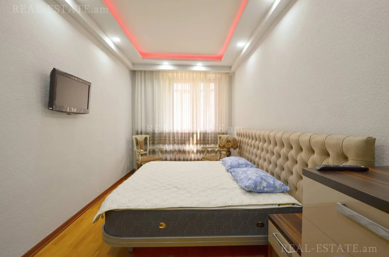 3 սենյականոց բնակարան  Սարյան փող, Կենտրոն Երևան, 161674