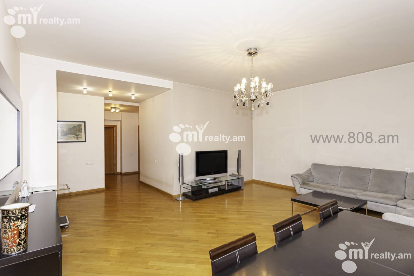 4 սենյականոց բնակարան  Պուշկինի փող, Կենտրոն Երևան, 126960