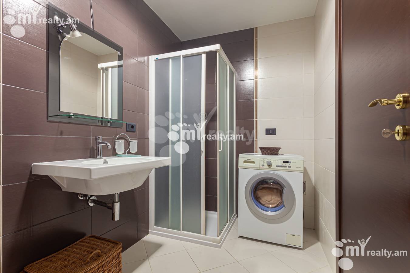 3 bedroom apartment for rent Vazgen Sargsyan St, Center Yerevan, 151912