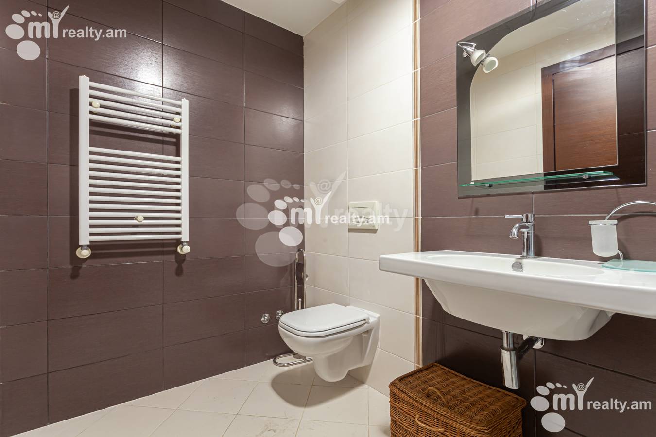 3 bedroom apartment for rent Vazgen Sargsyan St, Center Yerevan, 151912
