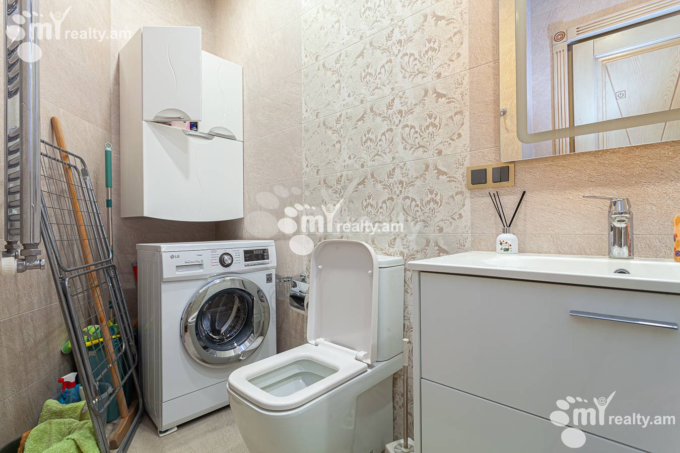 3 bedroom apartment for rent Ler. Kamsar St, Center Yerevan, 147265