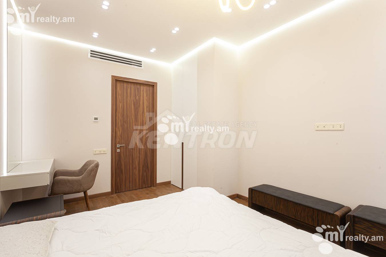 3 bedroom apartment for rent Teryan St, Center Yerevan, 155487
