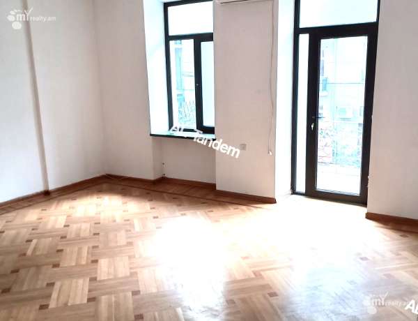 komercion-vardzakalutyun-Yerevan-Center