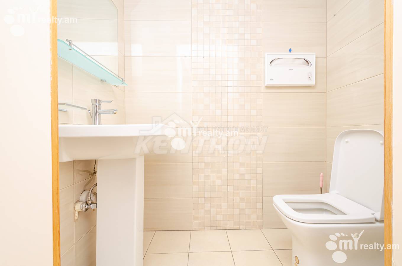 Снять коммерческoе помещение Г.Лусаворич ул, Центр Ереван, 153214