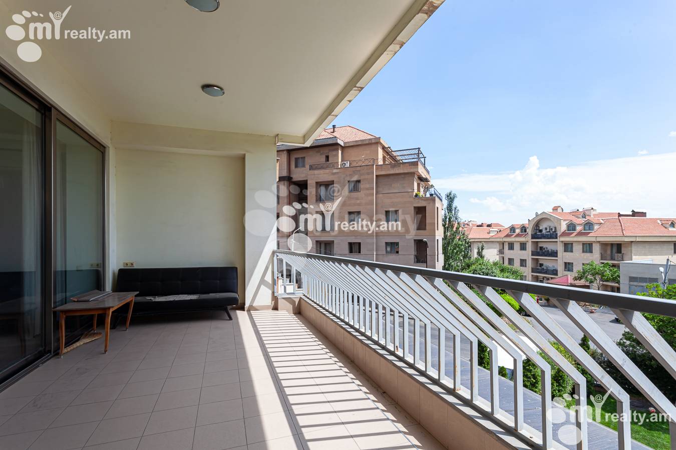 Купить 3 комнатную квартиру Антараин ул, Центр Ереван, 146541