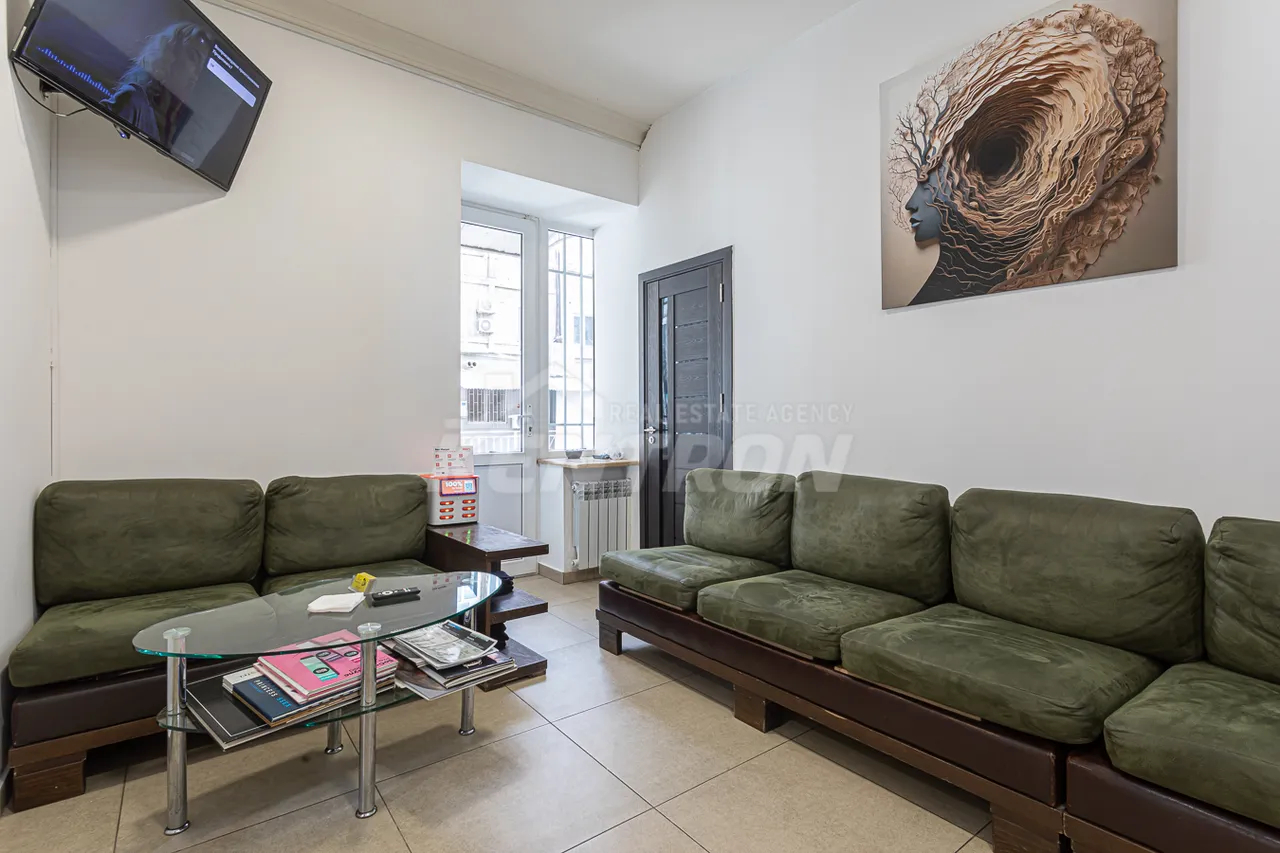 Commercial property for sale Mashtots Ave, Center Yerevan, 157988