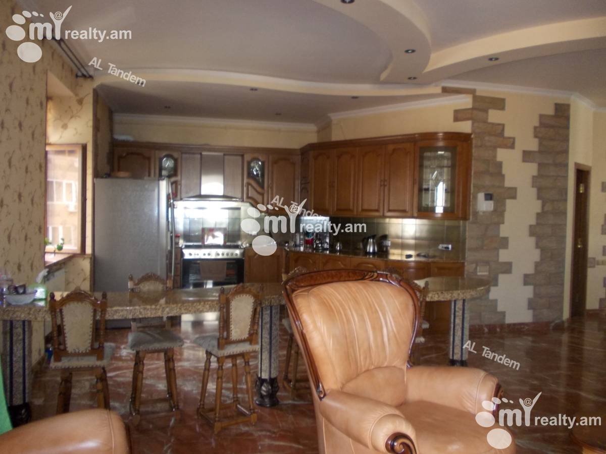 5 bedroom apartment for rent Deghatan St, Center Yerevan, 122413