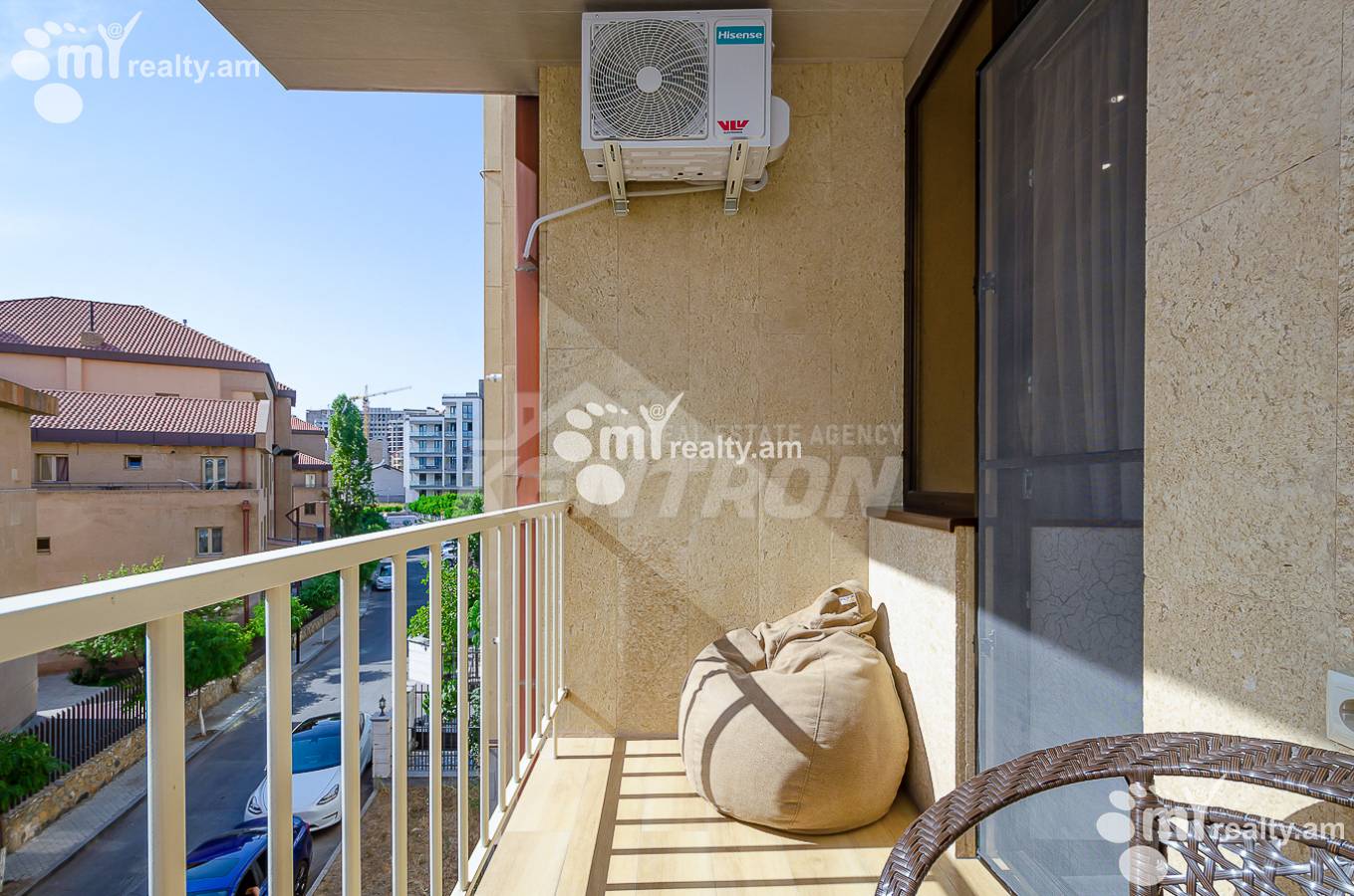 Купить 3 комнатную квартиру Антараин ул, Центр Ереван, 157086