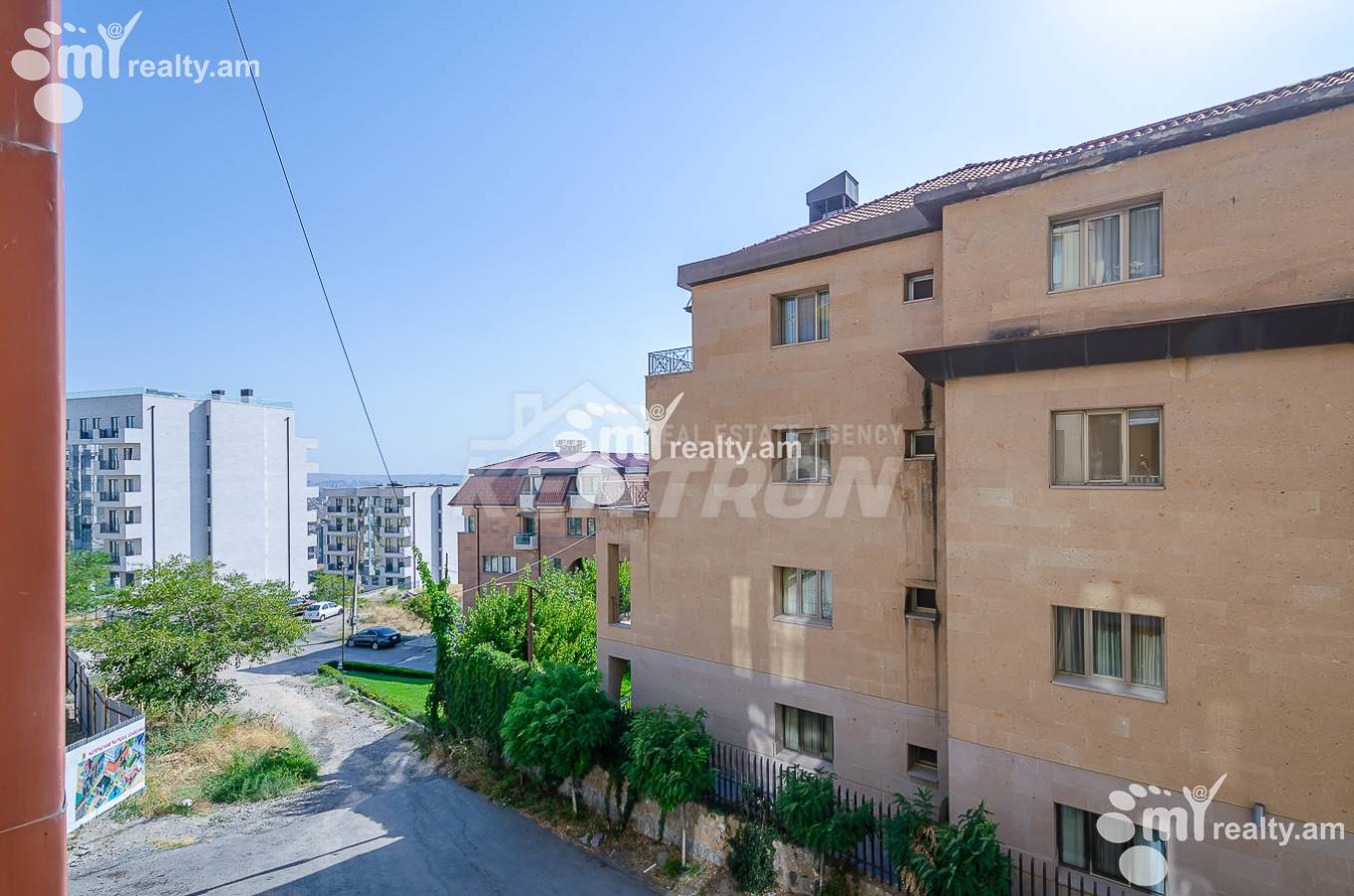 Купить 3 комнатную квартиру Антараин ул, Центр Ереван, 157086