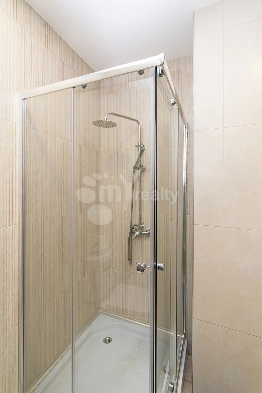 3 bedroom apartment for sale خیابان آنتارایین, مرکز شهر ایروان, 160385