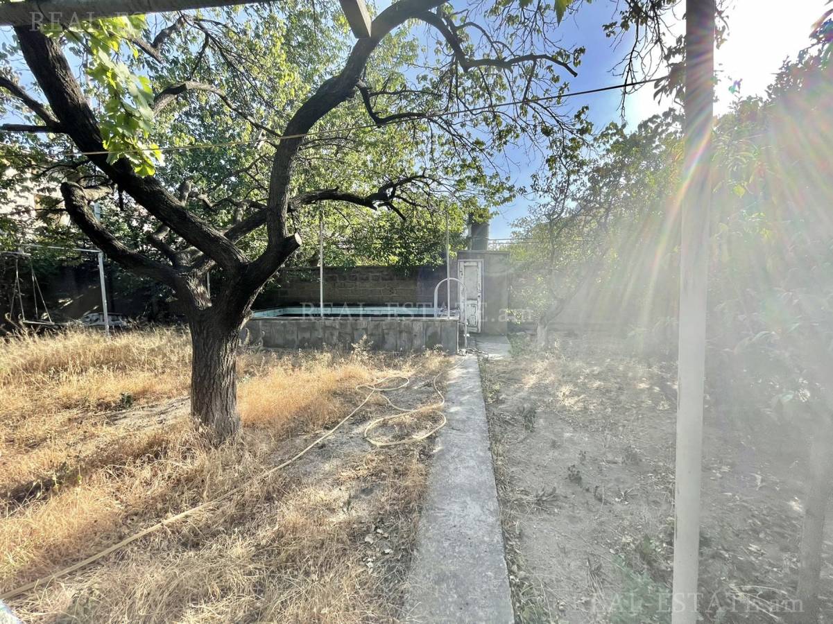 House for sale خیابان اِرزنکیان, عربگیر ایروان, 131697