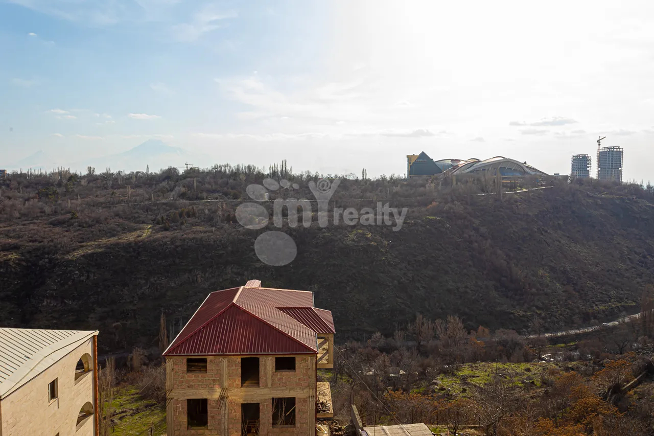 3 սենյականոց բնակարան  Օրբելի Եղբայրների փող, Արաբկիր Երևան, 159691