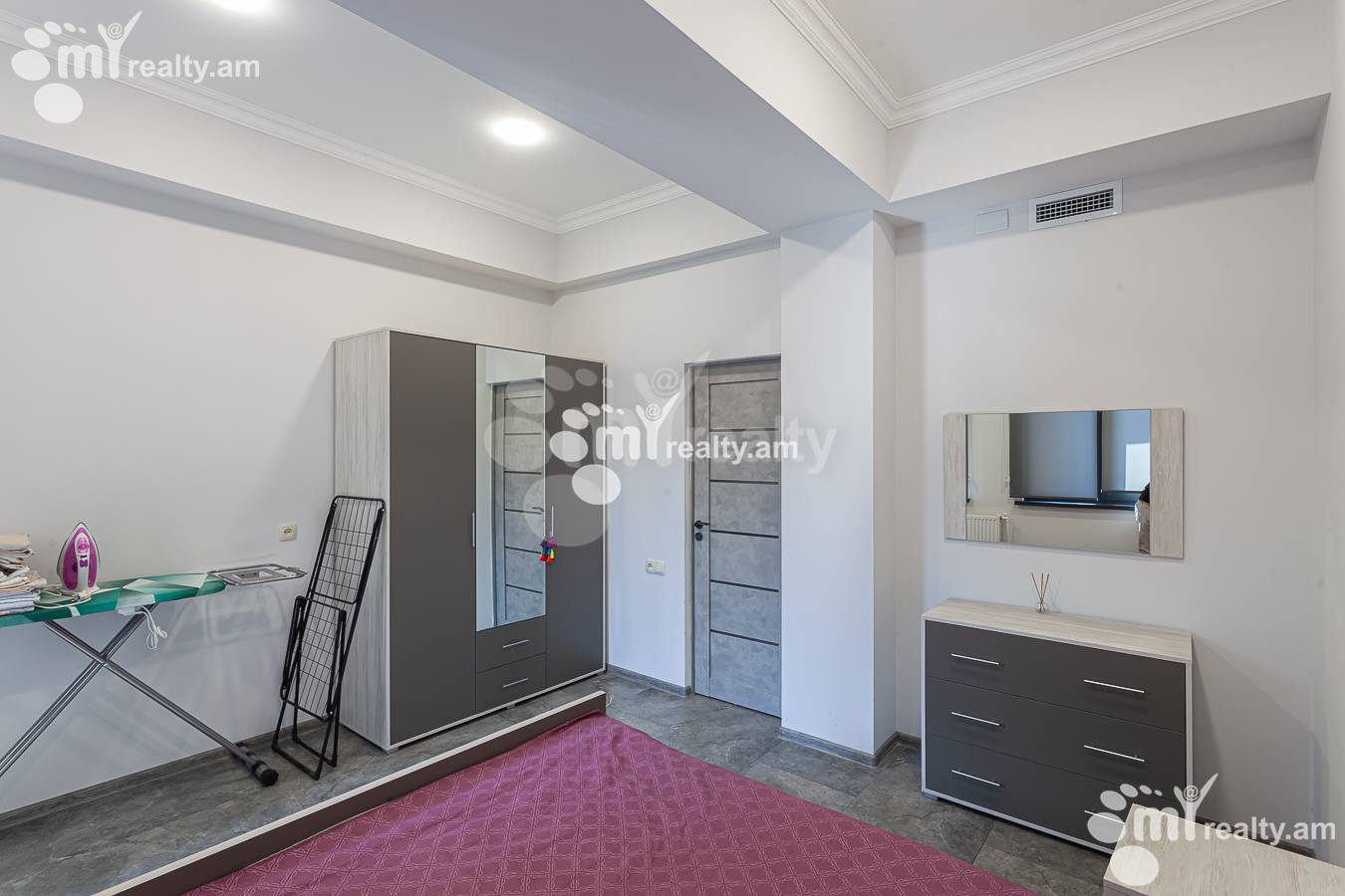 Купить 2 комнатную квартиру Анрапетутян ул, Центр Ереван, 152419
