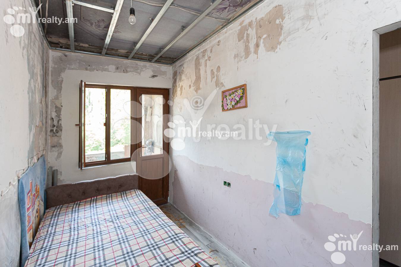 3 bedroom apartment for sale Kajaznuni St, Center Yerevan, 135913