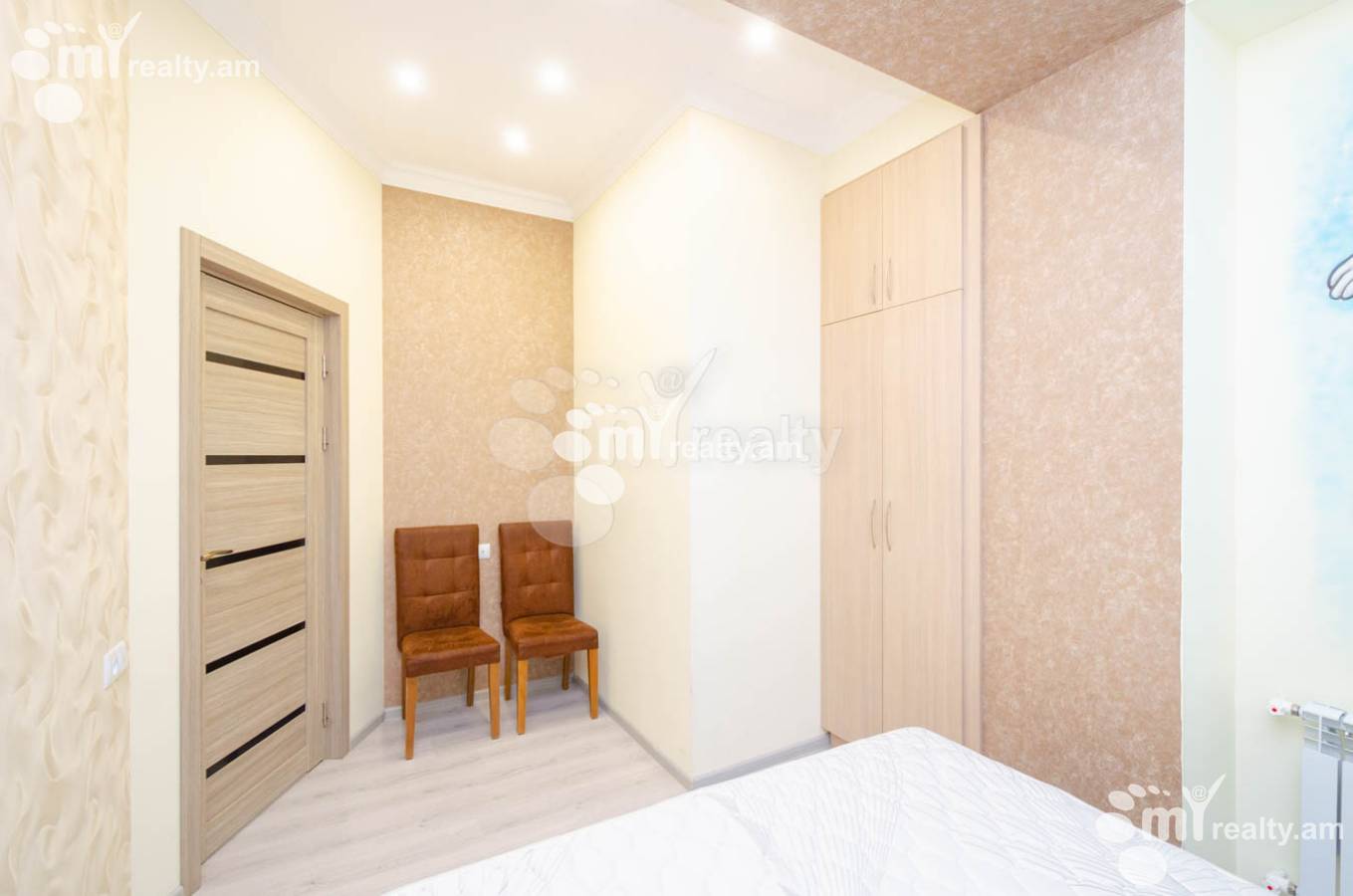 3 սենյականոց բնակարան  Ծիծեռնակաբերդի խճուղի, Կենտրոն Երևան, 139333