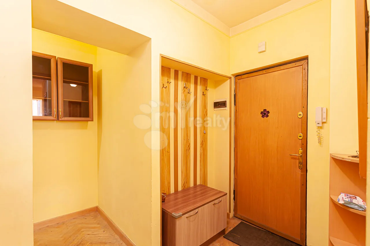 3 bedroom apartment for sale Zakyan St, Center Yerevan, 160263