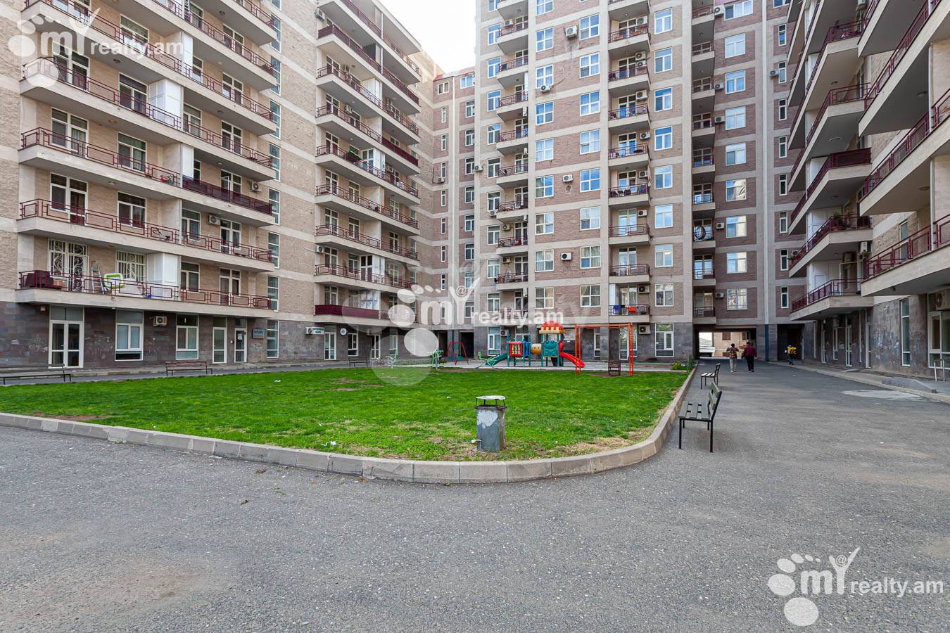 3 bedroom apartment for sale Rostom St, Center Yerevan, 156517