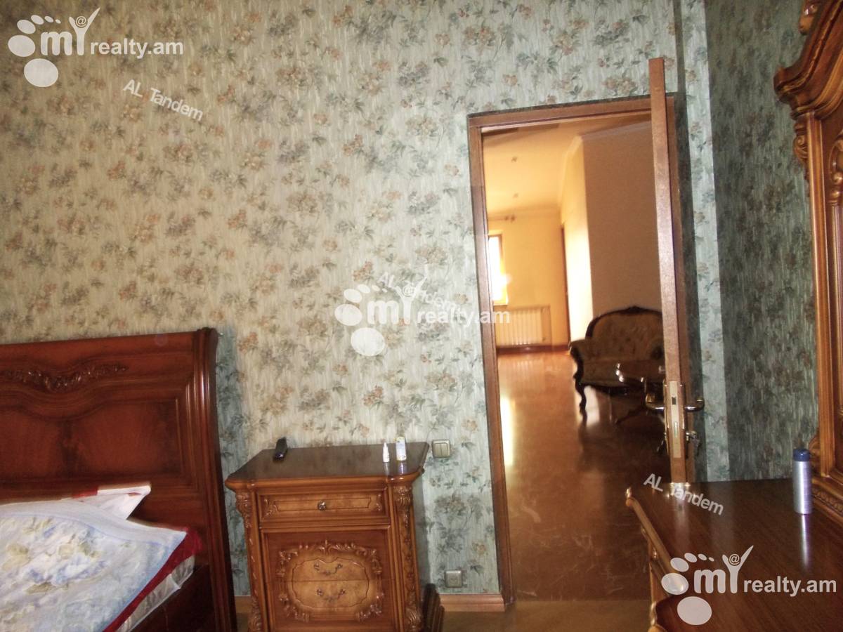 5 bedroom apartment for rent Deghatan St, Center Yerevan, 122413