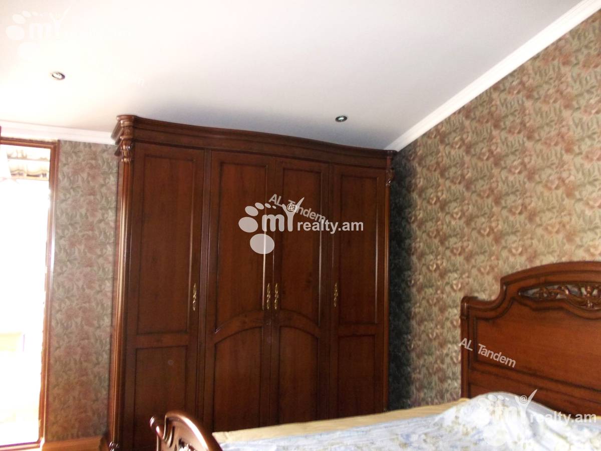 5 bedroom apartment for rent Deghatan St, Center Yerevan, 122413