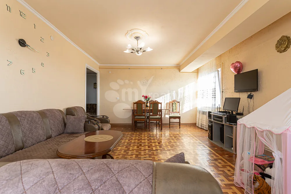 bnakaran/3-senyakanoc/Adonts+St/Arabkir/Yerevan