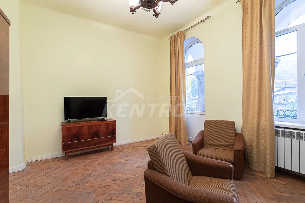 3 bedroom apartment for sale Charents St, Center Yerevan, 157410