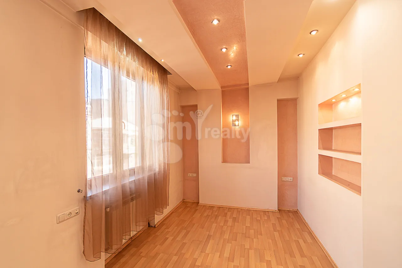 3 bedroom apartment for rent Sarmen St, Center Yerevan, 159736