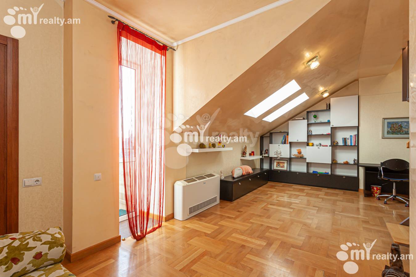 5 bedroom apartment for sale Amiryan St, Center Yerevan, 148615