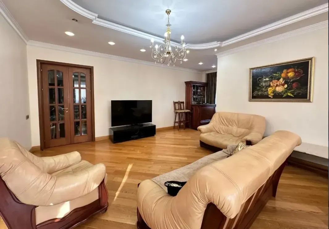 4 bedroom apartment for sale Abovyan St, Center Yerevan, 161230