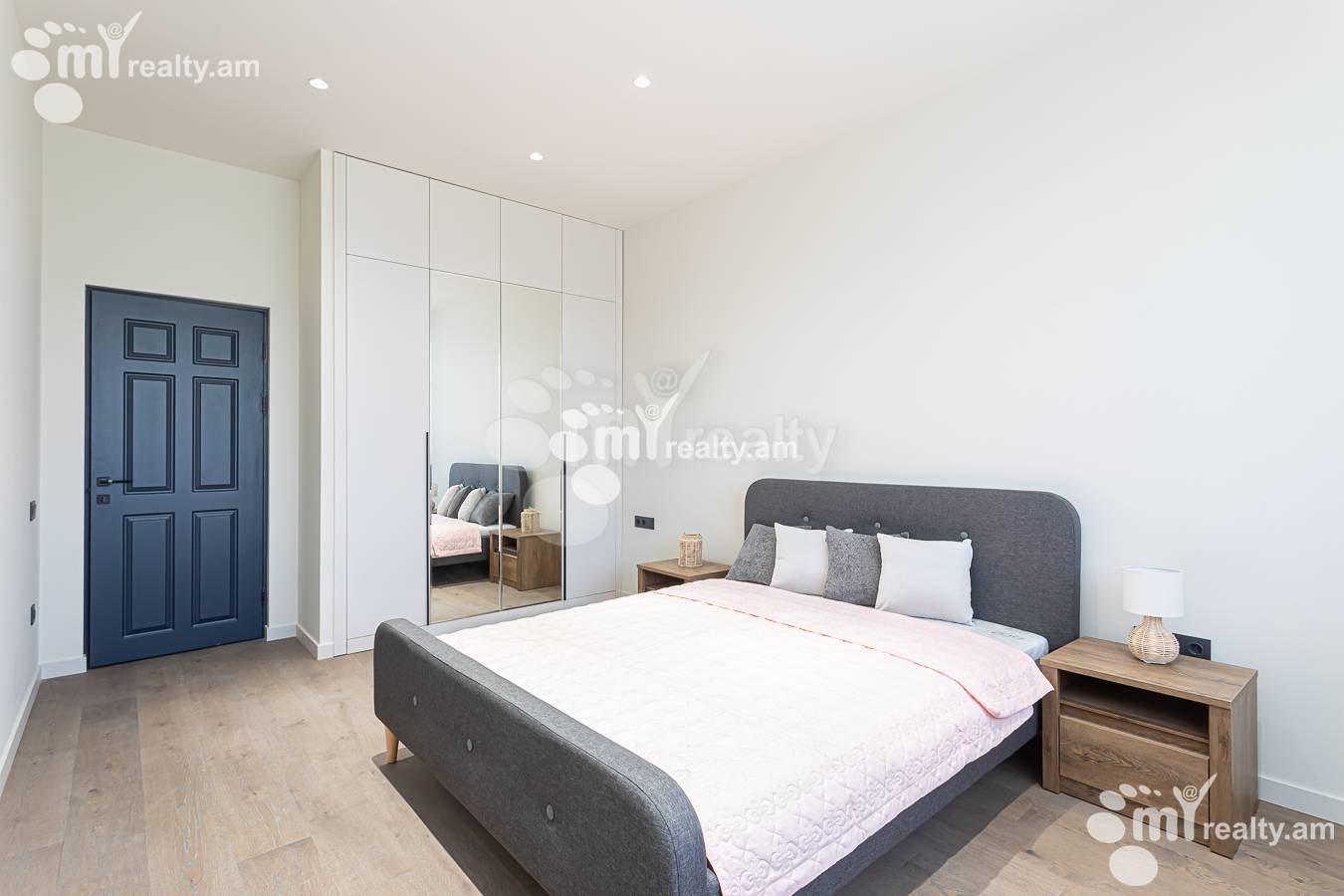 3 սենյականոց բնակարան վարձով Մ․ Մելքոնյան փող, Կենտրոն Երևան, 156869