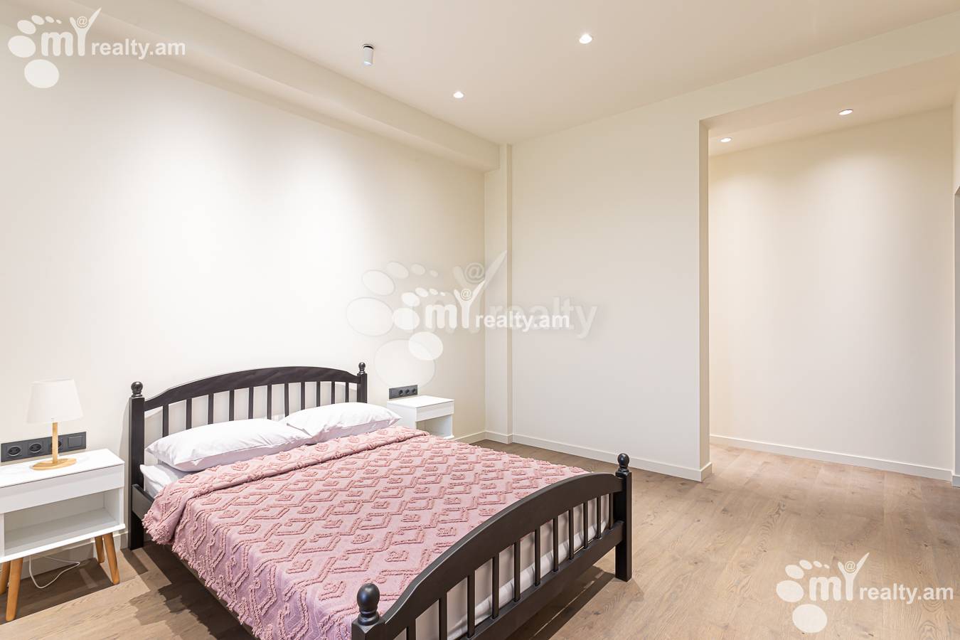 3 սենյականոց բնակարան վարձով Մ․ Մելքոնյան փող, Կենտրոն Երևան, 156869