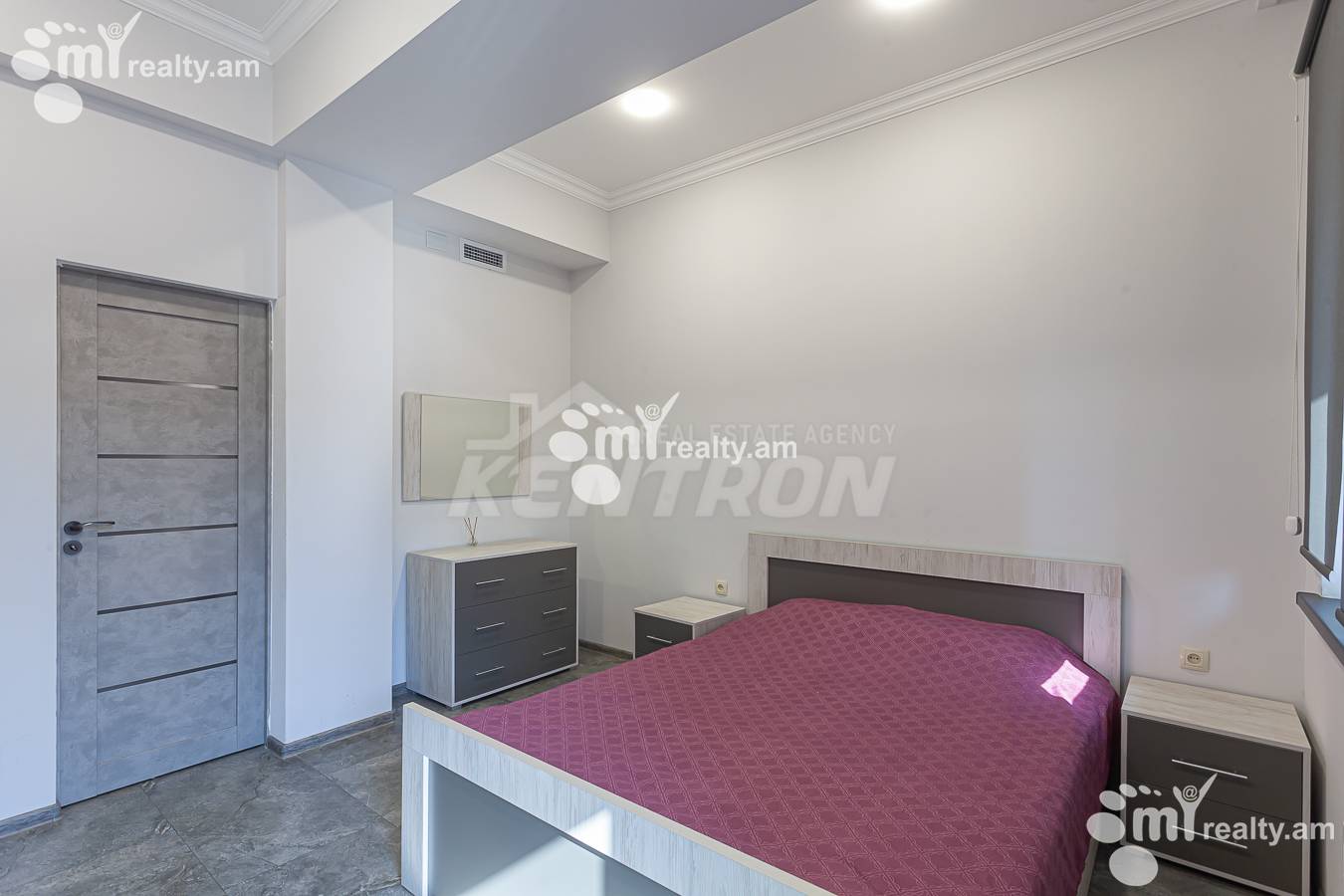 2 սենյականոց բնակարան  Հանրապետության փող, Կենտրոն Երևան, 152418