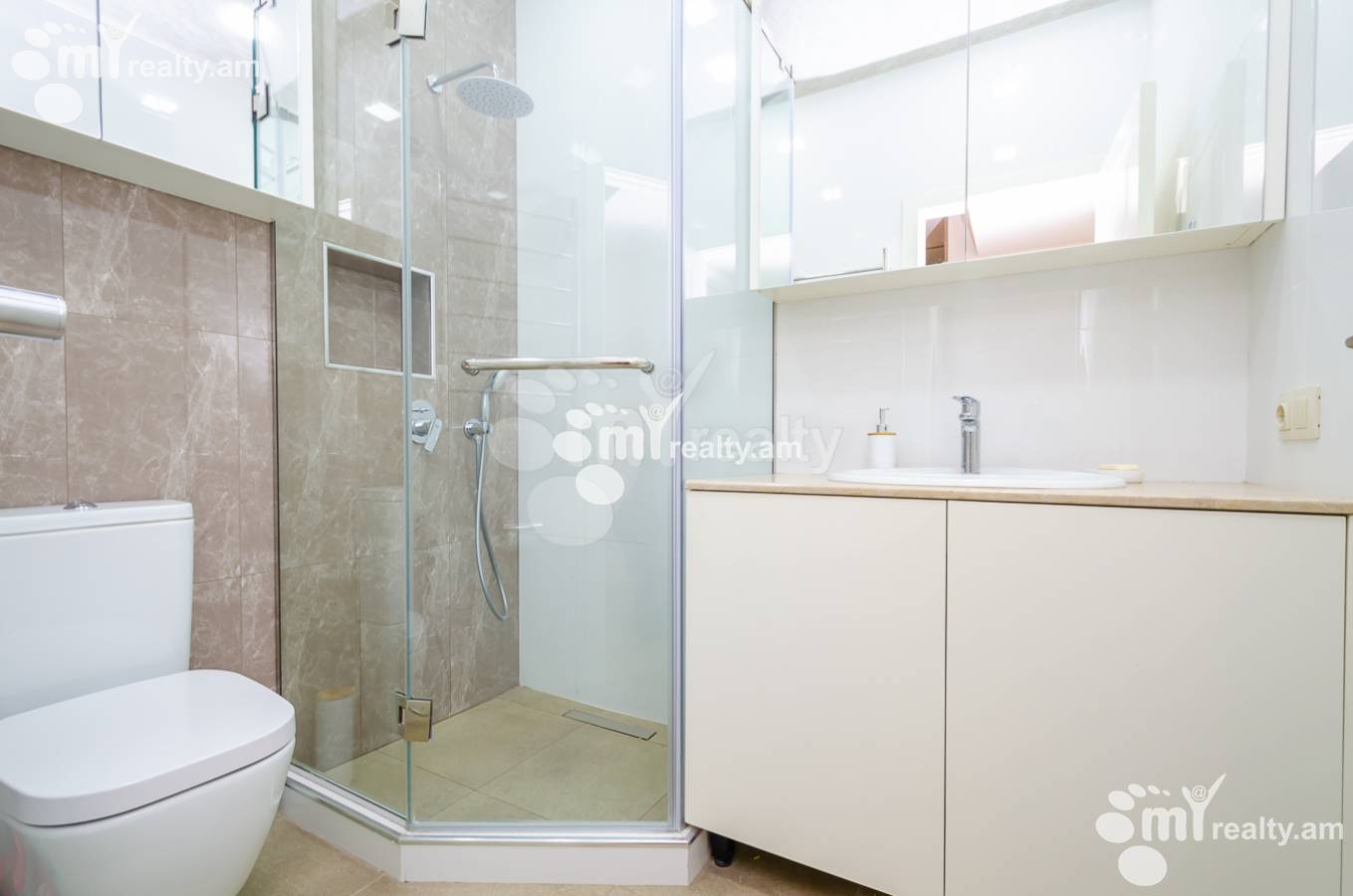 3 սենյականոց բնակարան վարձով Թամանյան փող, Կենտրոն Երևան, 145877