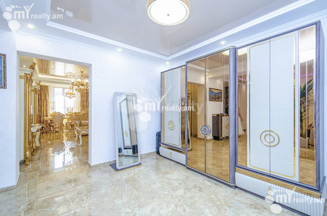 3 bedroom apartment for sale Antarayin St, Center Yerevan, 157083