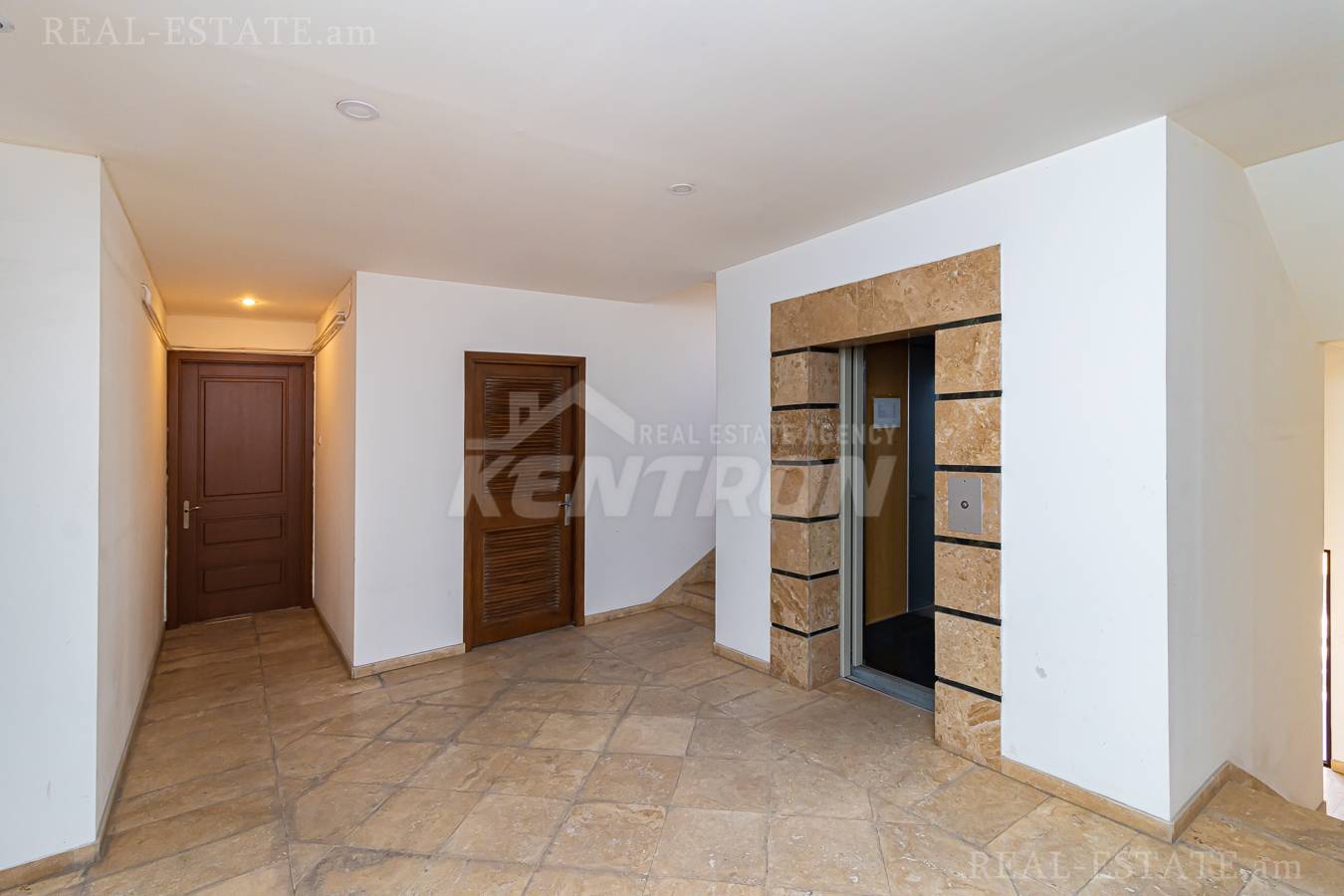 Купить 3 комнатную квартиру Антараин ул, Центр Ереван, 137482