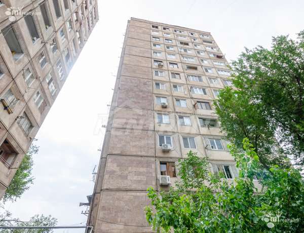 kupit-kvartiru/3-komnatnaya/V.Papazyan+St/Arabkir/Yerevan