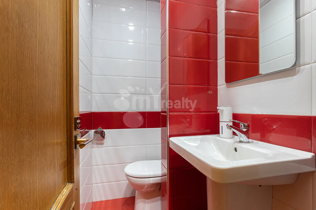 3 bedroom apartment for sale Hanrapetutyan St, Center Yerevan, 159749