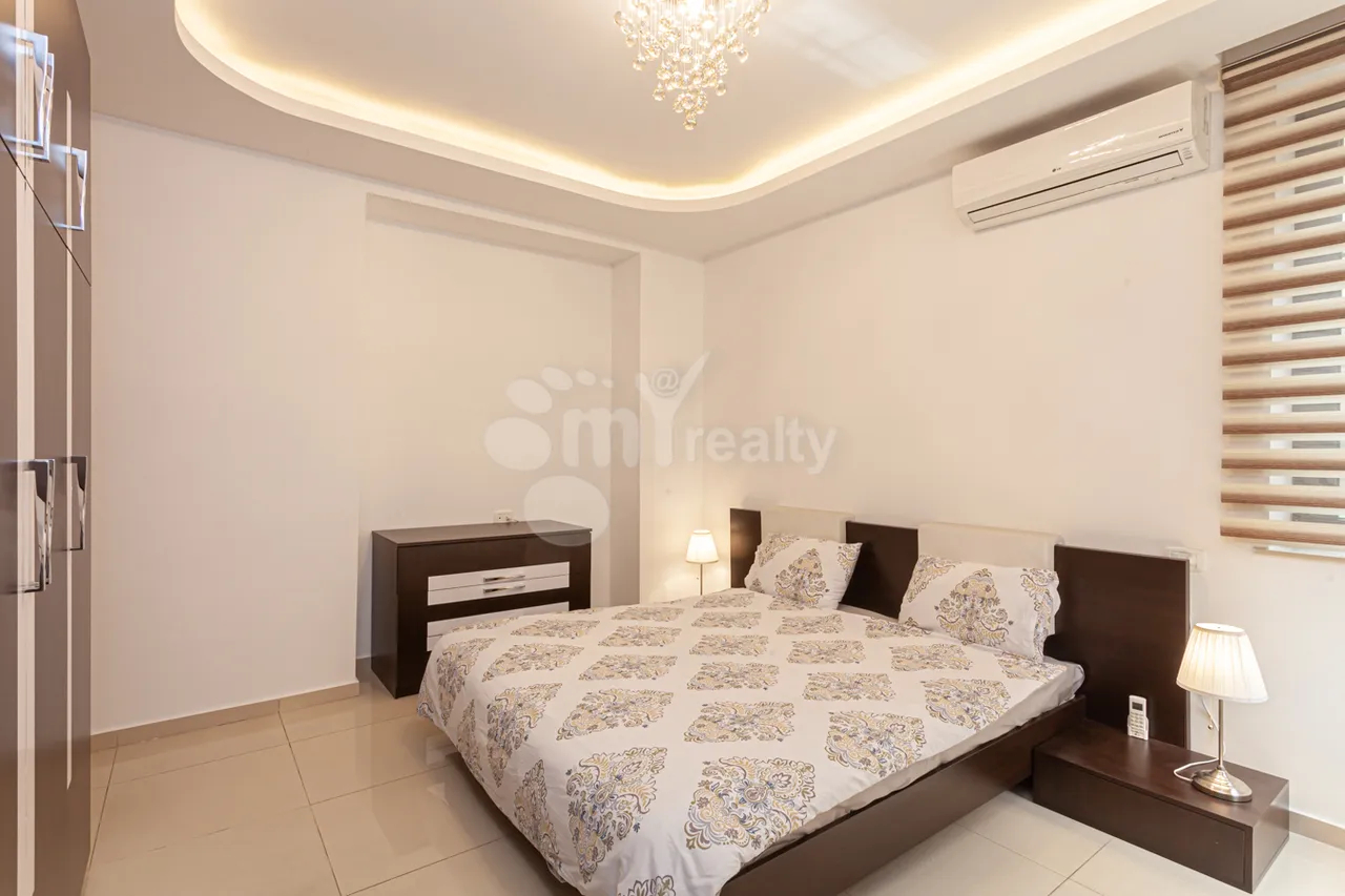 3 bedroom apartment for rent Abovyan St, Center Yerevan, 158979