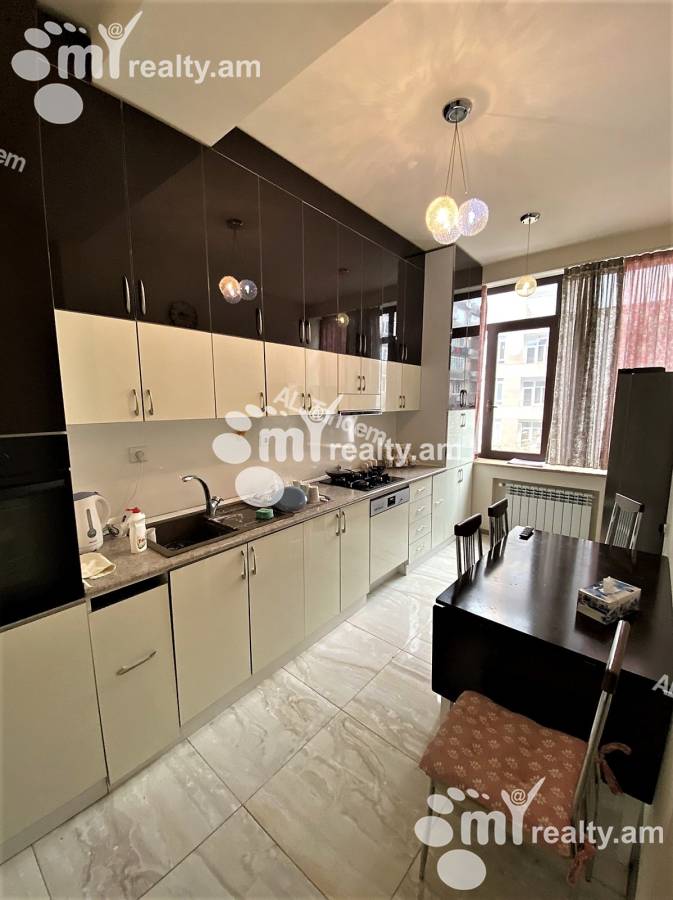 4 սենյականոց բնակարան  Նալբանդյան փող, Կենտրոն Երևան, 122412