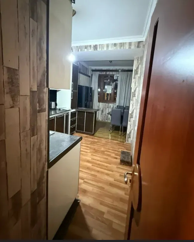 3 սենյականոց բնակարան վարձով Զաքյան փող, Կենտրոն Երևան, 161950