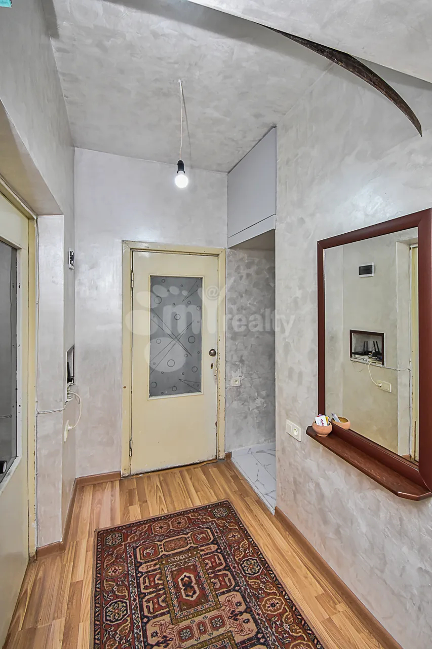 3 սենյականոց բնակարան  Կողբացու փող, Կենտրոն Երևան, 160976