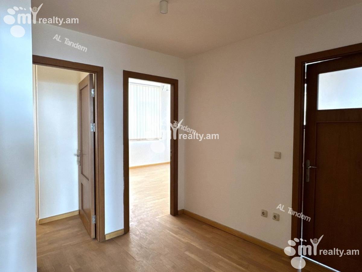 Commercial for rent خیابان آنتارایین, مرکز شهر ایروان, 155678