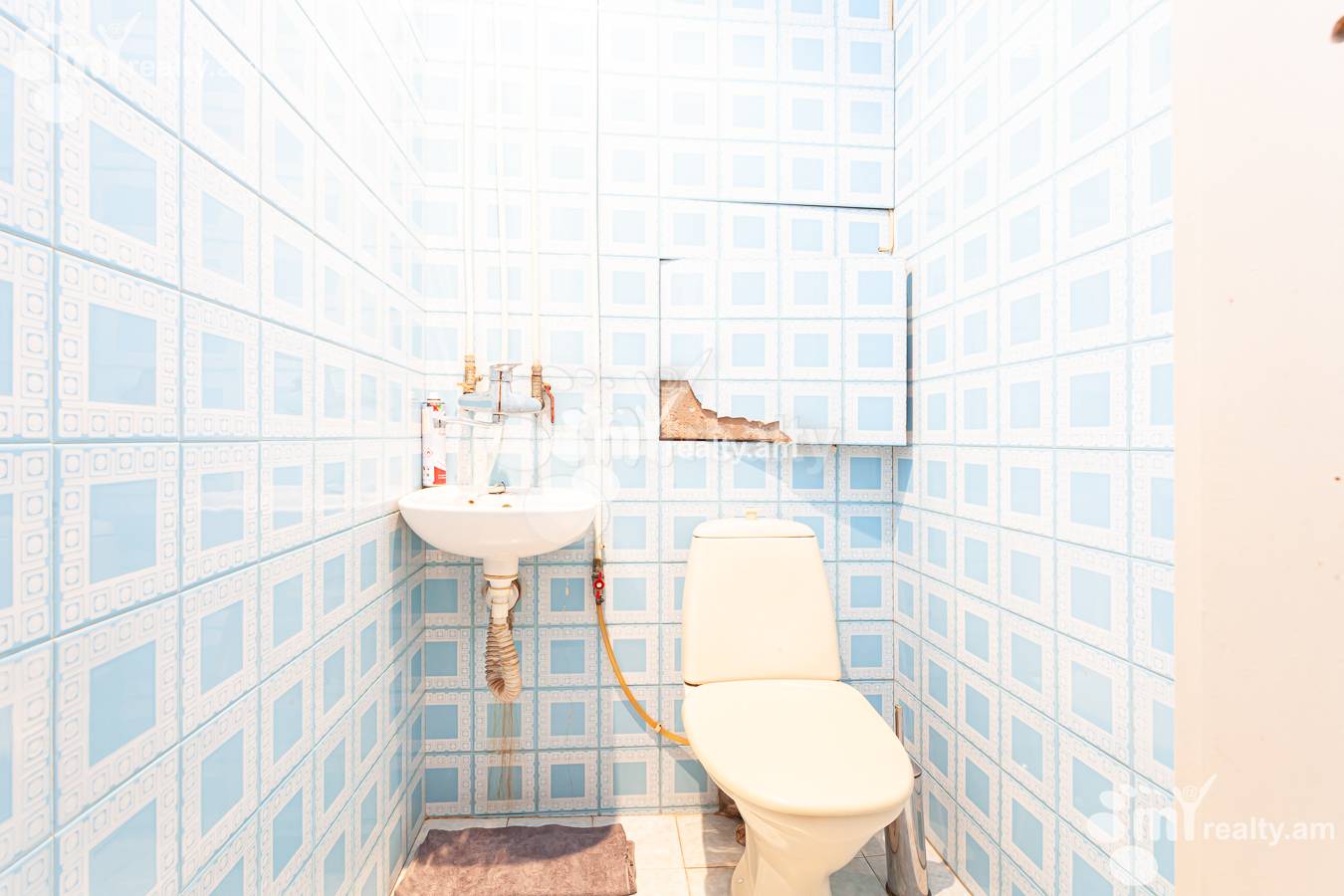 3 bedroom apartment for sale Isahakyan St, Center Yerevan, 154660