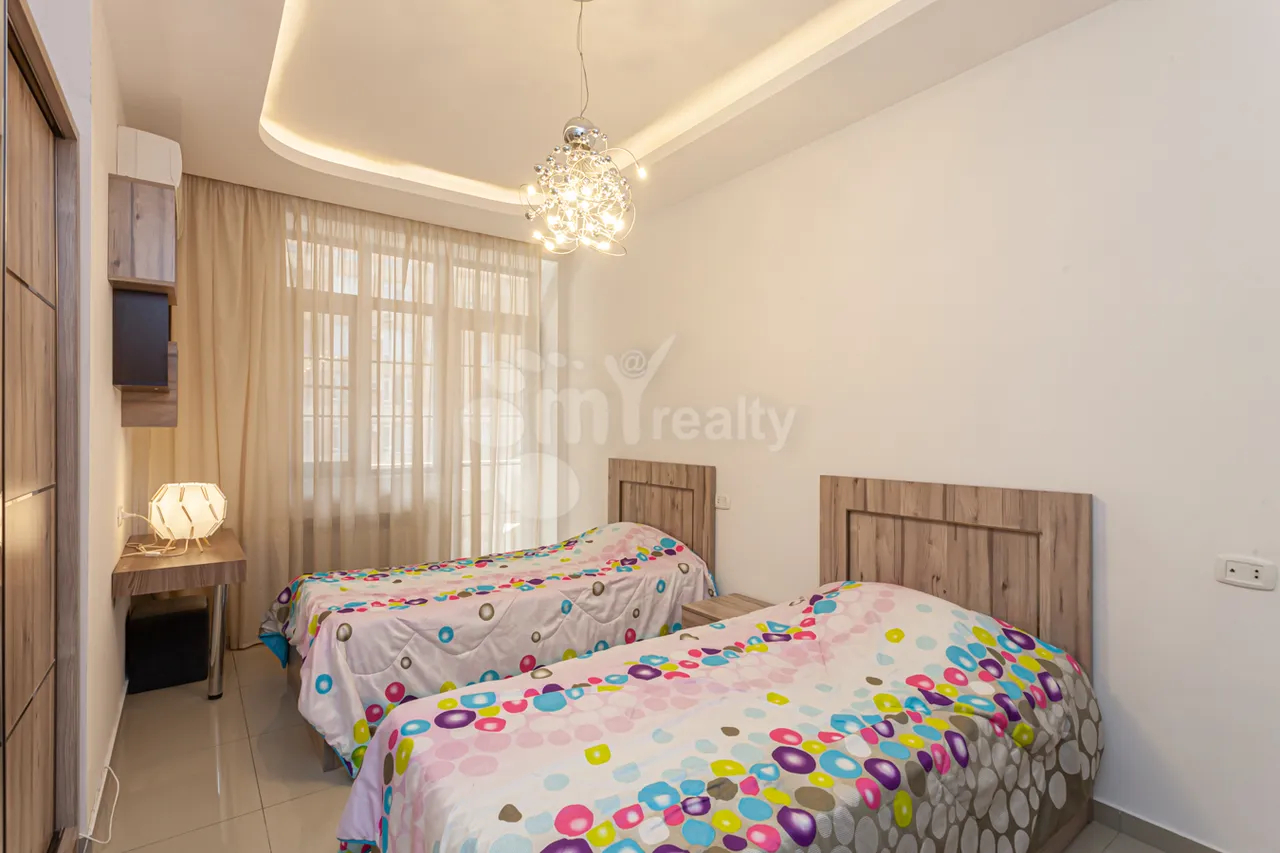 3 bedroom apartment for rent Abovyan St, Center Yerevan, 158979