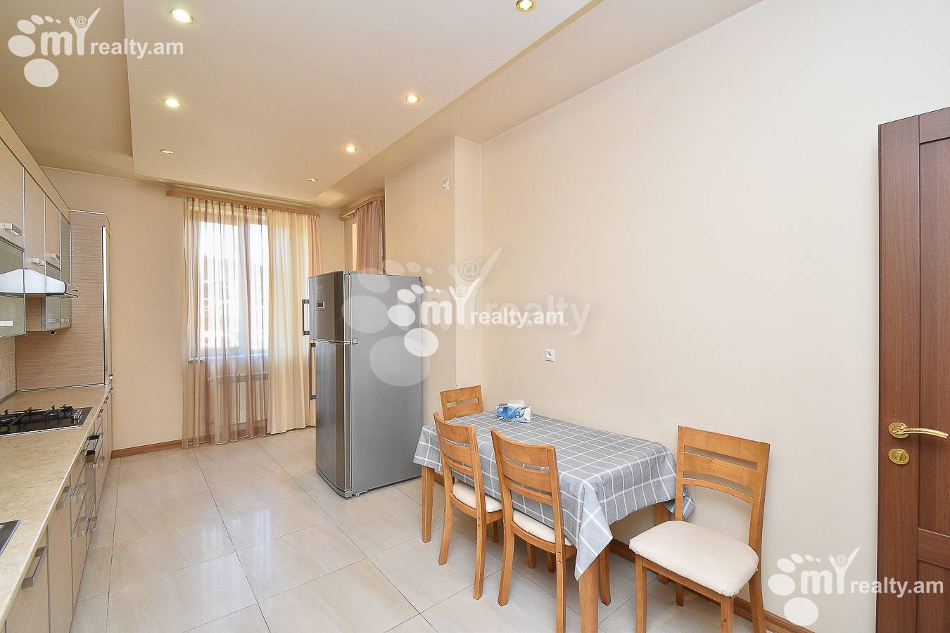 Купить 4 комнатную квартиру Саят-Нова пр, Центр Ереван, 155440