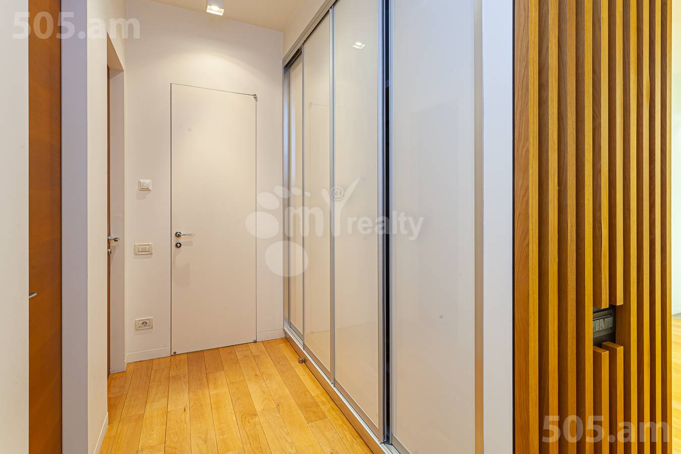 4 սենյականոց բնակարան  Վարդանանց փող, Կենտրոն Երևան, 146807