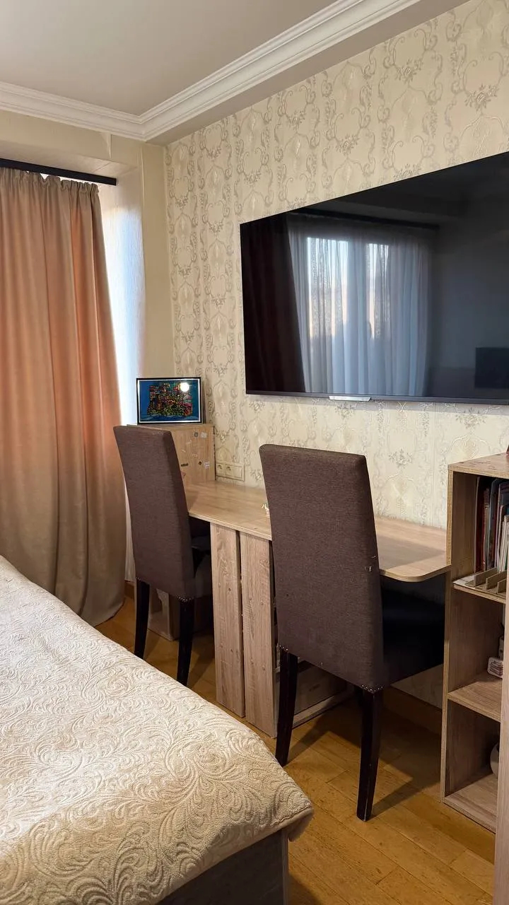 3 bedroom apartment for sale خیابان اِ. کوچار, مرکز شهر ایروان, 161131