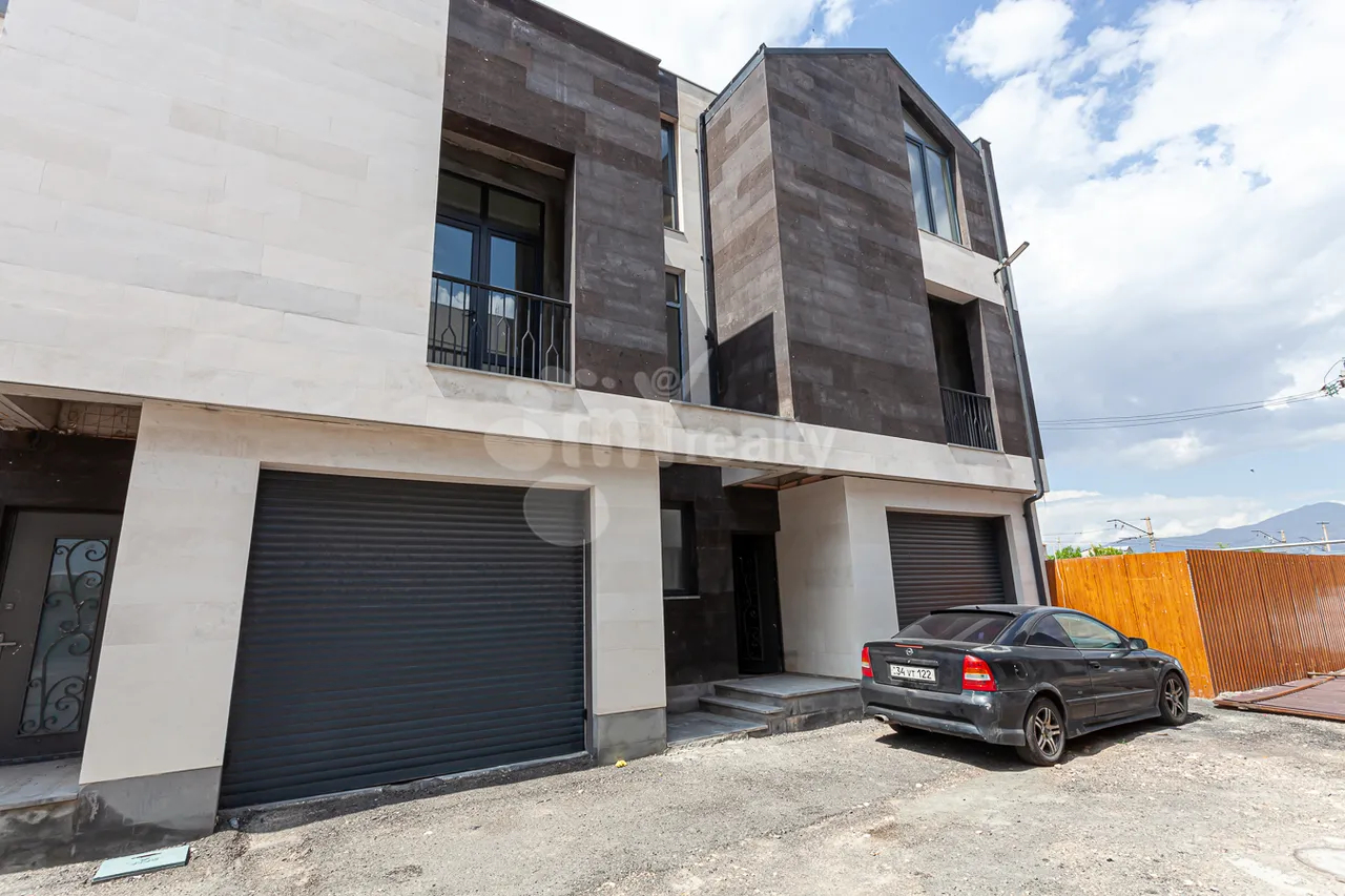 House for sale 11-th street, Arinj Kotaïque, 157251